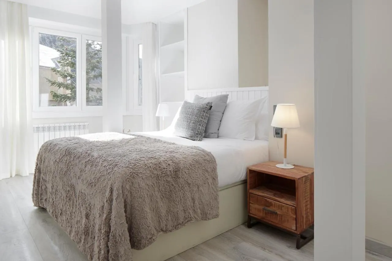 Marcatosa By Feelfree Rentals Naut Aran