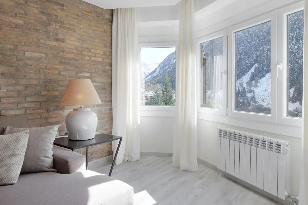 Marcatosa By Feelfree Rentals Naut Aran